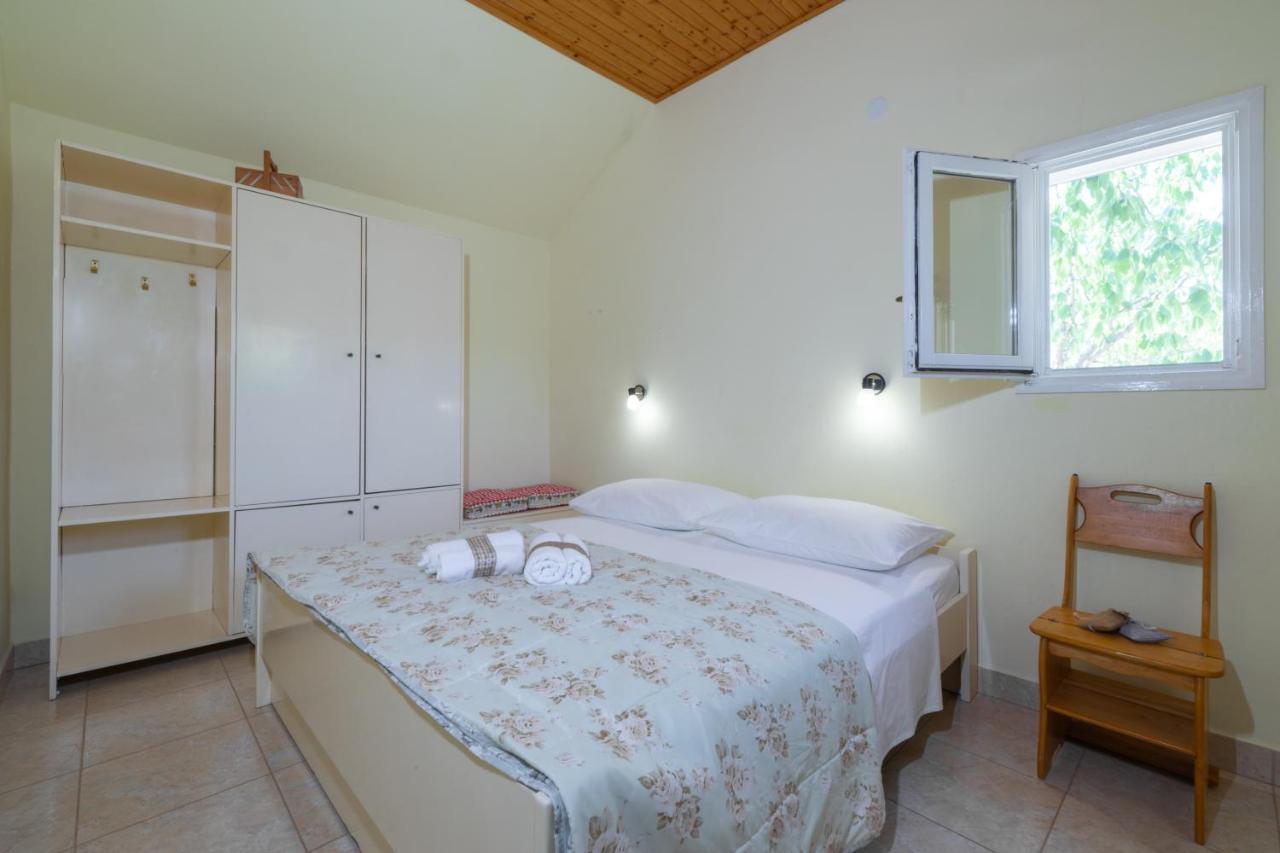 Holiday Home Liberan Vela Luka Luaran gambar