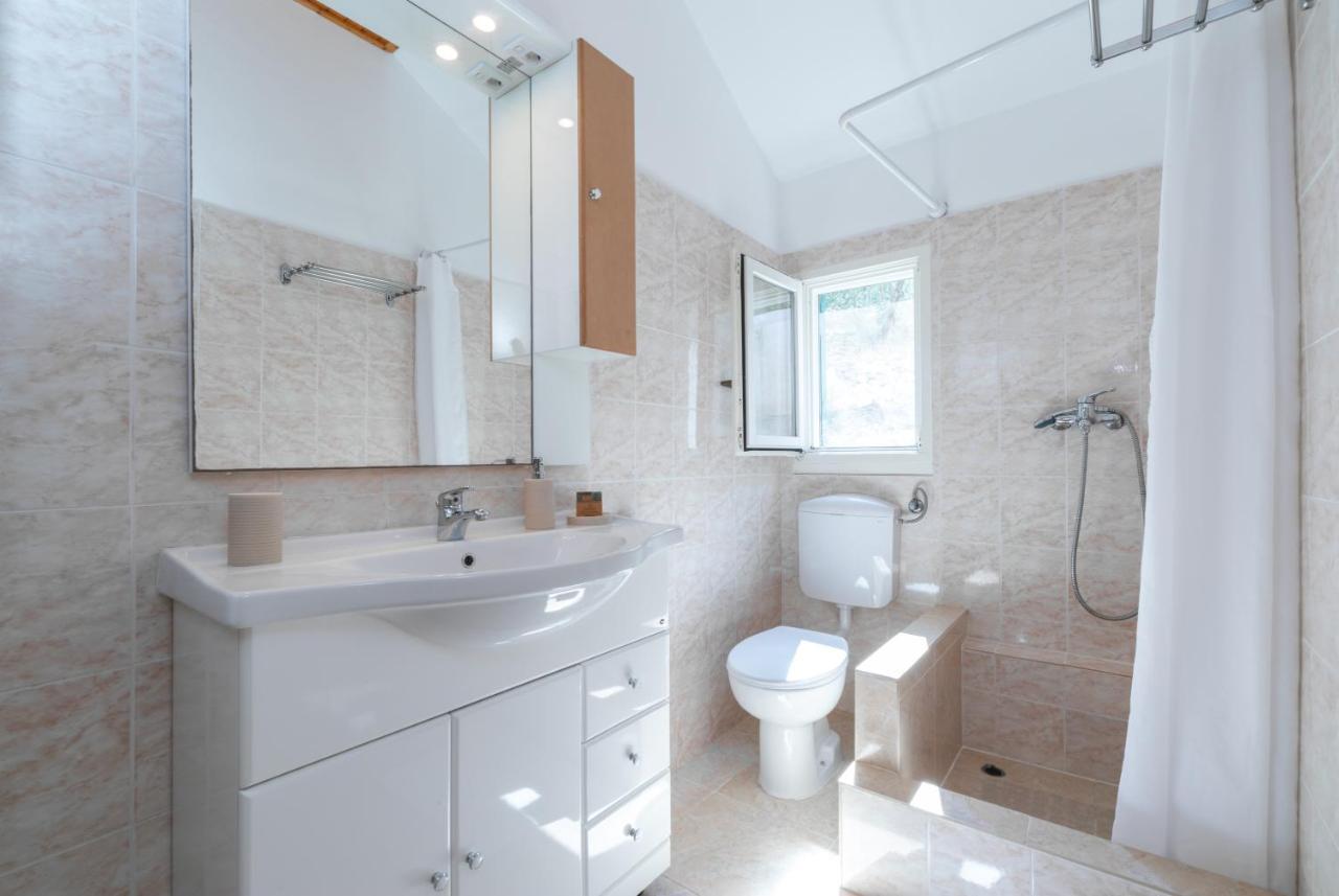 Holiday Home Liberan Vela Luka Luaran gambar