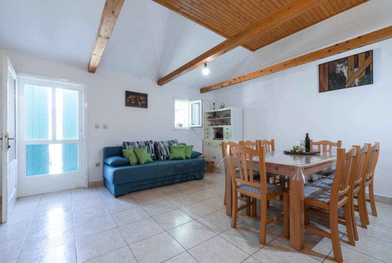 Holiday Home Liberan Vela Luka Luaran gambar
