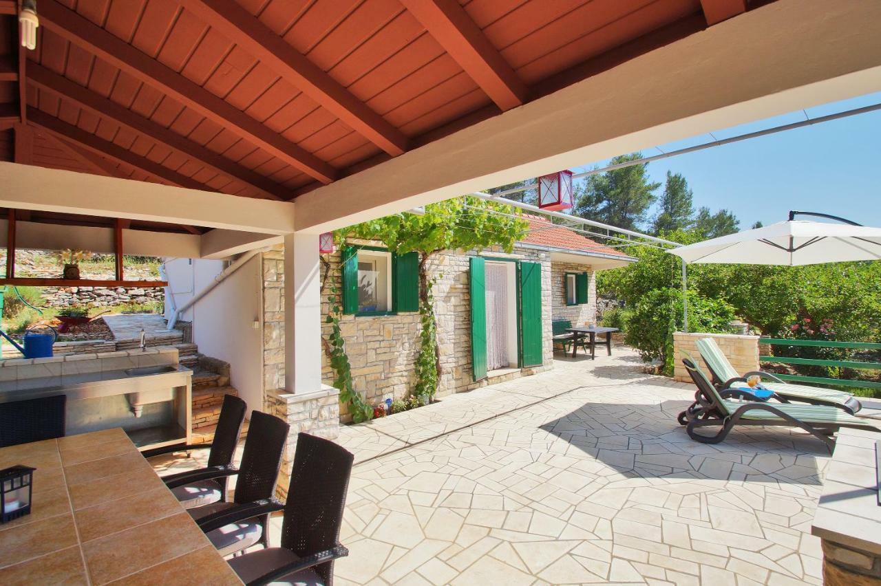 Holiday Home Liberan Vela Luka Luaran gambar