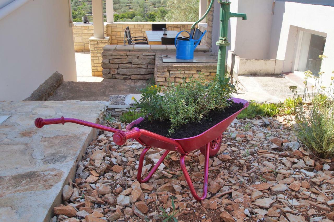 Holiday Home Liberan Vela Luka Luaran gambar